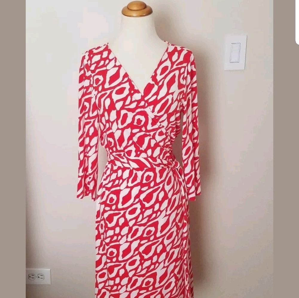 TAHARI  Red White V-neck Wrap Dress 8